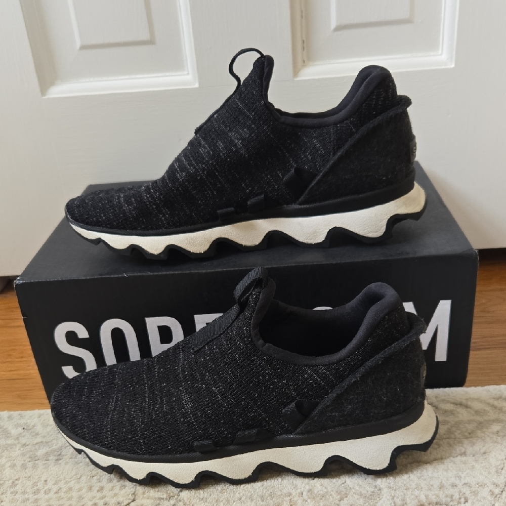 EUC Sorel Kinetic Lace Sneakers In Black, Size 8.5